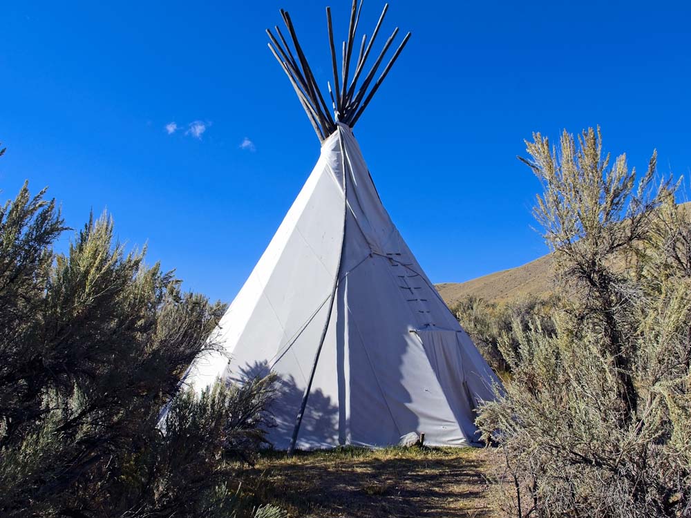 camping-in-teepee image Camping in Teepee